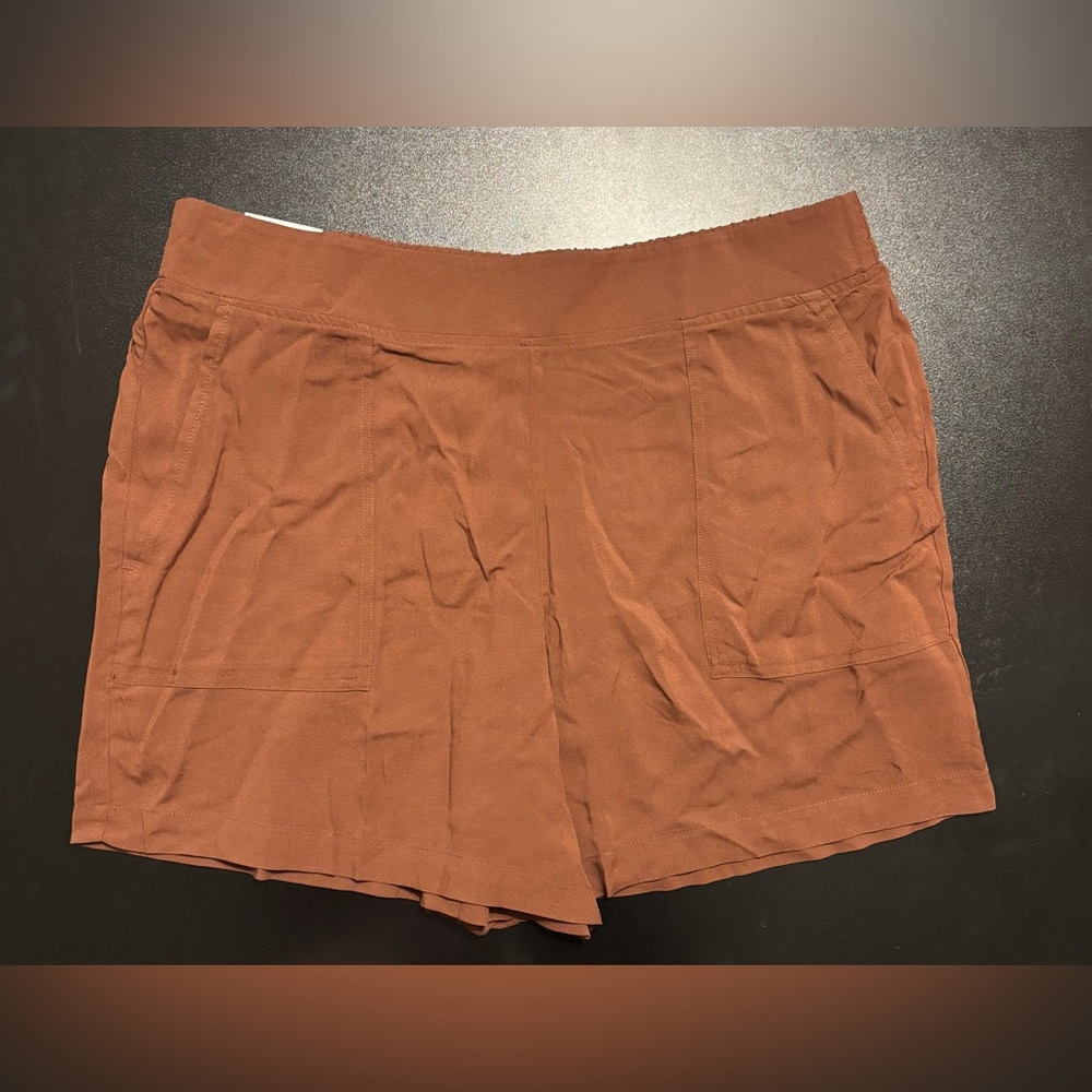 Wildfox Women's Tan Cargo Shorts